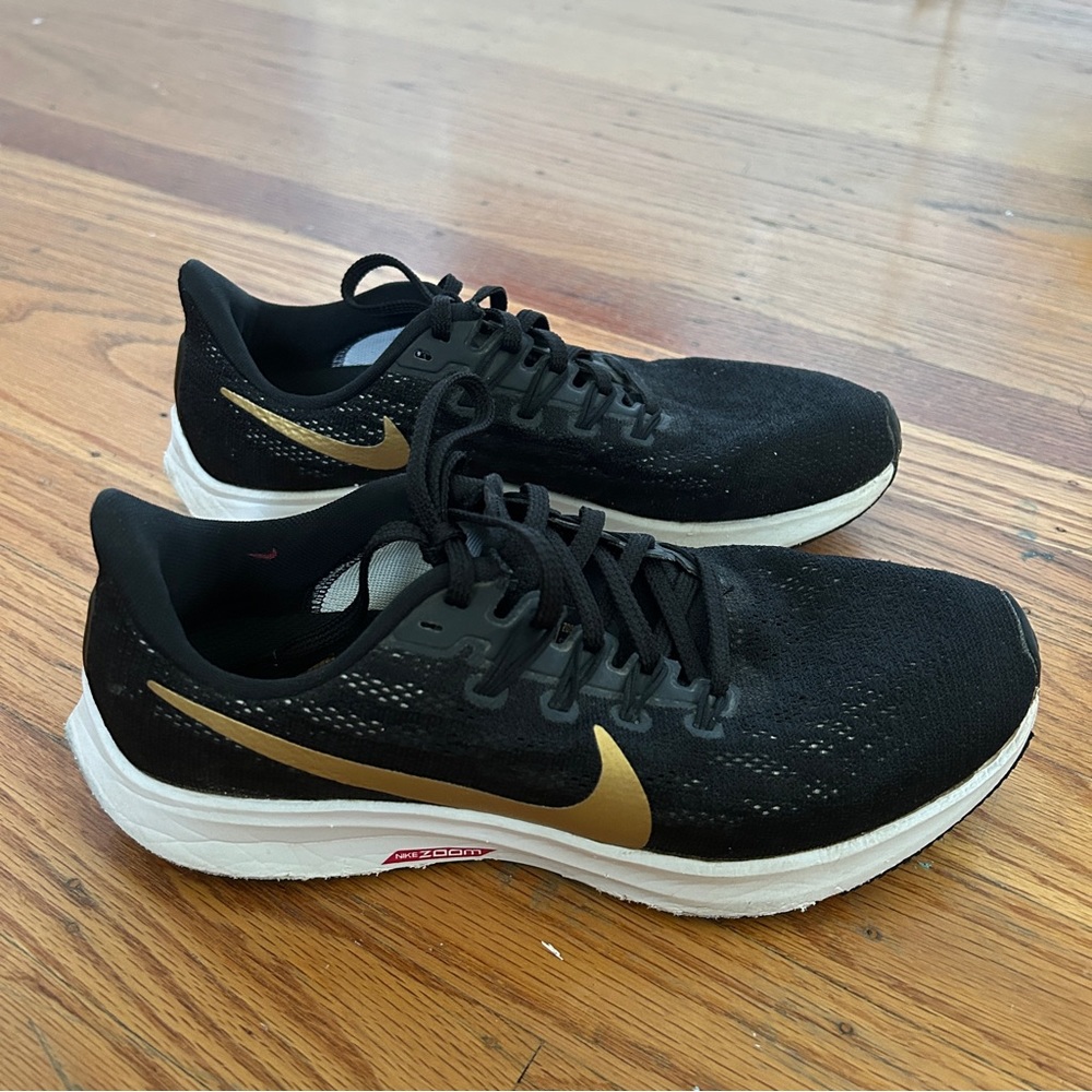 nike pegasus zoom 36 black gold running shoes size 7.5